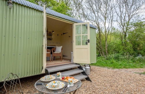 Halesworth Casa | The Orchard's Retreat Shepherd's Hut
