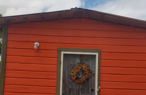 Ronda Cabina | The Orange Popsicle Cabin by Redawning
