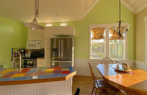 Eastsound Casa | The Orchard at Lovers Lane and Enchanted Forest. Hot Tub, Pets Welcome