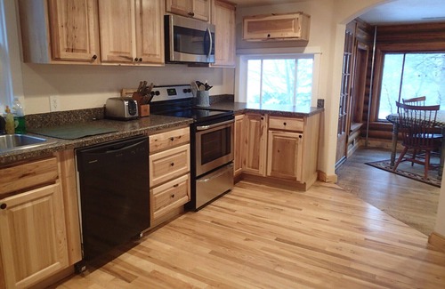 Missoula Cabina | "The Orchard Cabin" 3 Bedoom Sleeps 6-12