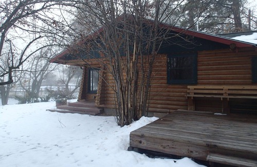 Missoula Cabina | "The Orchard Cabin" 3 Bedoom Sleeps 6-12