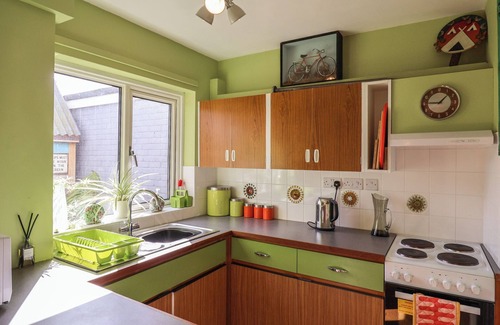 Bury St Edmunds Cabaña | THE ORCHARD CLOSE ART HOUSE, pet friendly in Bury St Edmunds