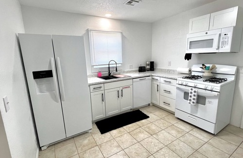 Joplin Casa | The Oriole: Cozy 2 Bed Home Mins Off Interstate