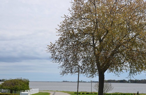 Old Saybrook Cabaña | The Osprey - South Cove, Old Saybrook, CT - vistas al agua y cerca de la ciudad.