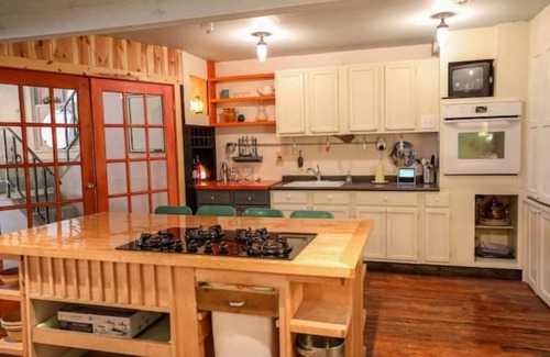 NoDo District Casa | The Ostie - Eclectic Artist's Loft - 5,000 SF