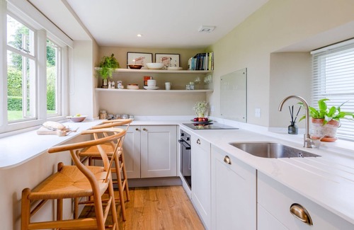 Elkstone Cabaña | The Other House, Elkstone, Near Cheltenham - sleeps 2 guests in 1 bedroom