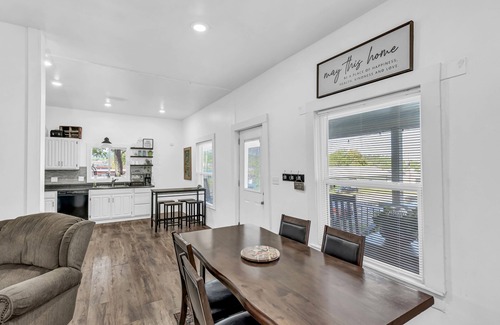 Mena Casa | The Ouachita Depot- Large house/Perfect location
