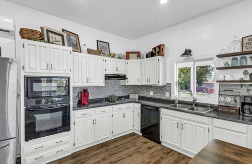 Mena Casa | The Ouachita Depot- Large house/Perfect location