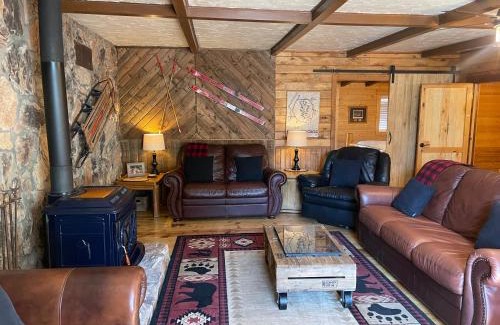 Red River Casa | The Outback On The Creek - No Pets Allowed