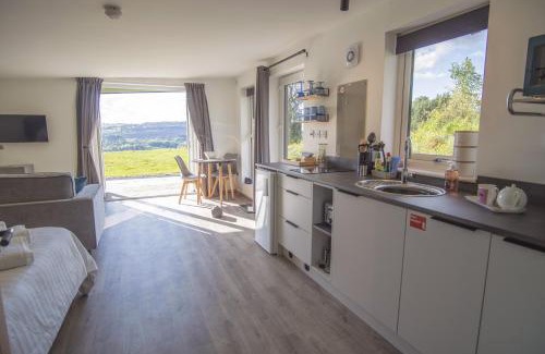 Crich Cabina | The Outside-Inn Wirksworth