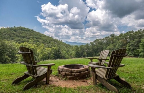 Springmaid Mountain Cabina | The Overlook - Sleeps 6