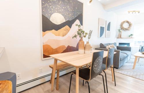 Harvie Heights Casa | The OVERLOOK Stay-Mountain View-Free Parking