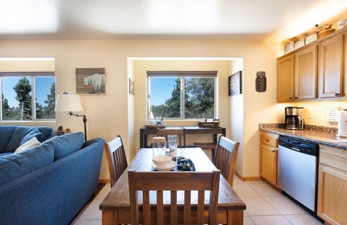 Green Valley Lake Cabina | The Overlook: Quiet Hillside/Kids/Dogs/Views/Work