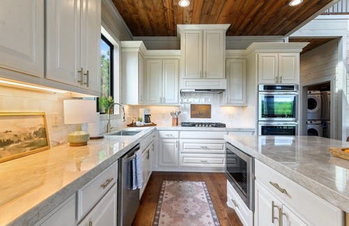 Pickens Cabina | The Overlook w/ Outdoor Pool, EV Outlet, Unbelievable Views, Pickleball