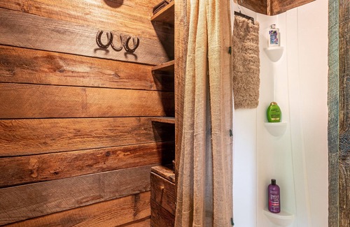 Robbinsville Casa | The Owl's Perch (5 inch clearance needed)