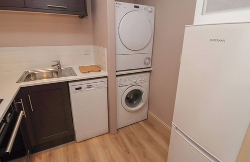 Morpeth Cabaña | THE OWL'S REST, romantic, with hot tub in Rothbury