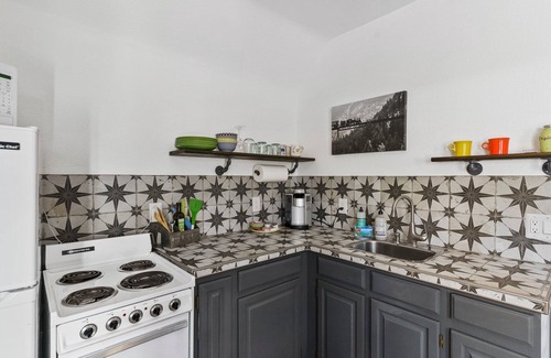 Idaho Springs Apartamento | ¡El nido del búho! Camina hasta las cervecerías, tiendas, tours y más de Main Street.