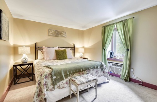 Oxford Hotel | The Oxford Inn