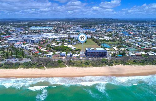 Buddina Casa | The Pacific - Absolute Beachfront in Buddina