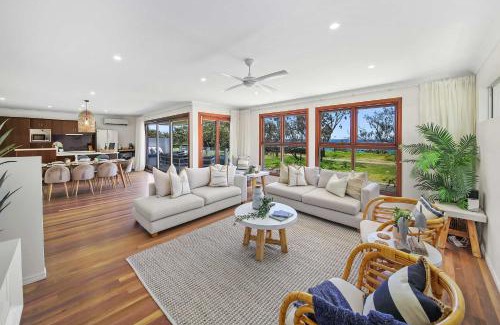 Buddina Casa | The Pacific - Absolute Beachfront in Buddina
