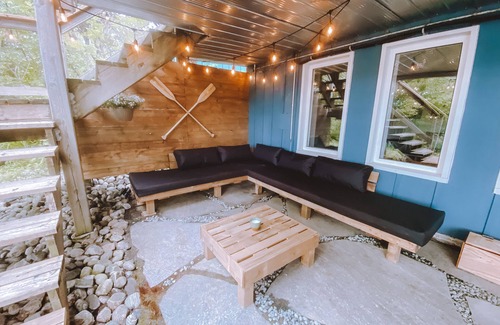 Bracebridge Cabaña | The Paddle House - four season waterfront property in the heart of Muskoka