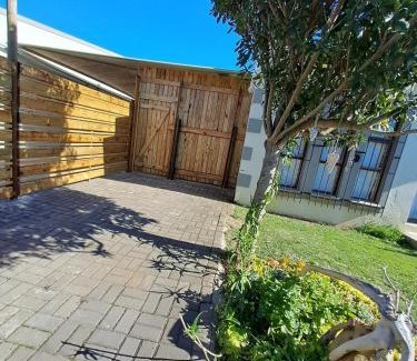Jeffreys Bay Casa | The Paddle Inn