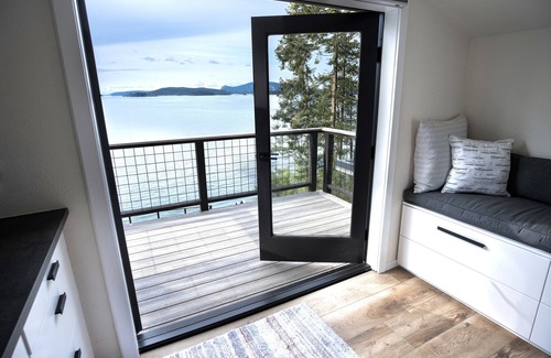 Friday Harbor Casa | The Paddle Shack: Oceanfront deck with multiple levels. Hot Tub! Amazing views!