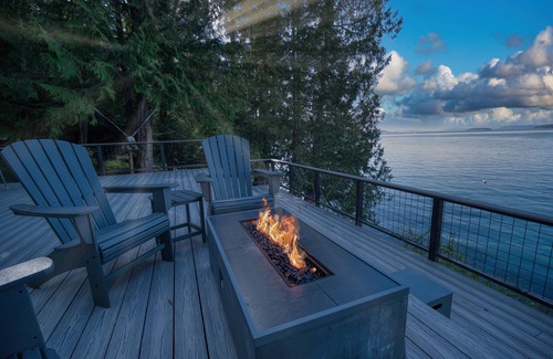 Friday Harbor Casa | The Paddle Shack: Oceanfront deck with multiple levels. Hot Tub! Amazing views!