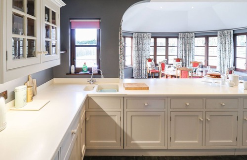 East Barkwith Cabaña | THE PADDOCK, pet friendly, character holiday cottage in East Barkwith