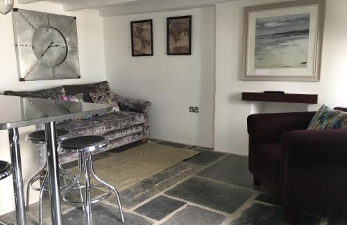 Treator Casa | The Padstow Cottage with breakfast at Rick Stein's Seafood Restaurant