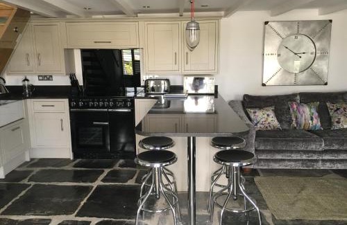Treator Casa | The Padstow Cottage with breakfast at Rick Stein's Seafood Restaurant