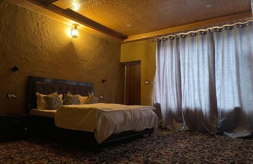 Shimla Cabina | The Pahadi House
