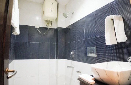 Gomti Nagar Hotel | The Palatial Hotel