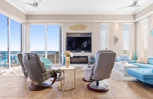 Beverly Beach Casa | The Palazzo Del Mar - ocean front oasis, private pool, hot tub, private beach access!
