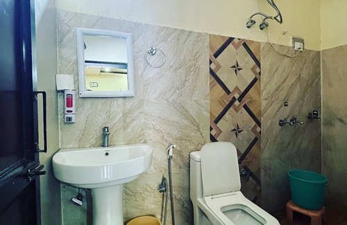 Dhunar Gaon Hotel | The Palm Resort