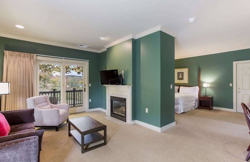 Manchester Center Hotel | The Palmer House Resort, Ascend Hotel Collection