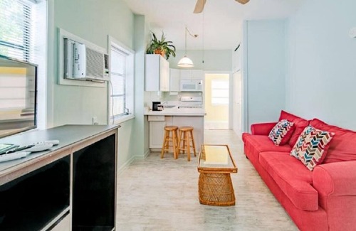 Downtown Boca Grande Historic District Casa | The Palmetto Inn - Redfish - 1 Bedroom Queen Suite