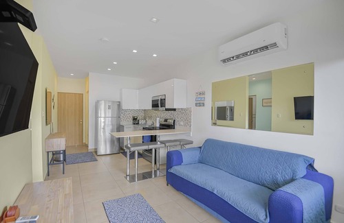 Bejuco Condominio | The Palms: Beachfront Condo with AC and pools!