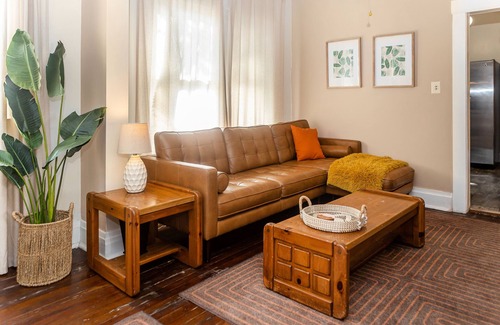 Old Seminole Heights Casa | The Palms Bungalow - Tampa getaway w/Paddle board. Pet-friendly!