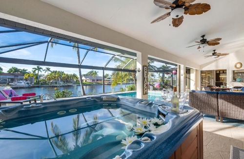 Pelican Casa | The Palms - Cape Coral - Roelens Vacations