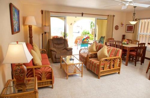 San Pedro Apartamento | The Palms Oceanfront Suites
