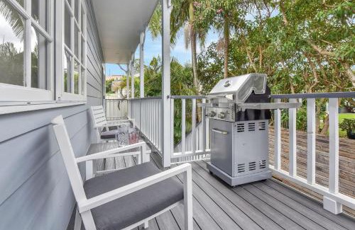 Nelson Bay Casa | The Palms Retreat - Top Floor Apartment style