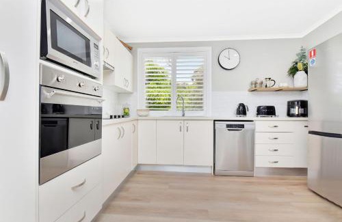 Nelson Bay Casa | The Palms Retreat - Top Floor Apartment style