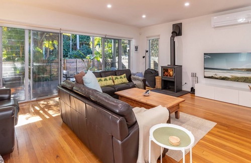 Elizabeth Beach Casa | The Palms- situated across the road from the Booti Booti National Park and Elizabeth Beach