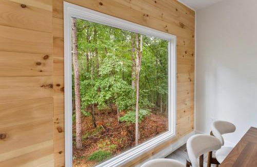 Westminster Casa | The Panda Lakehouse a Chic 4BR Retreat Lake Hartwell