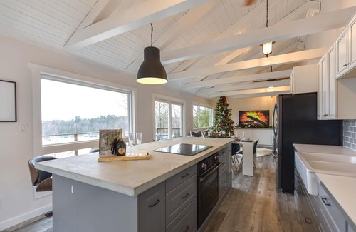 Algonquin Highlands Cabaña | The Panorama: Peaceful 4 Bedroom, 2 Bath Cottage