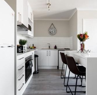 Observatory Apartamento | The Paragon Explore Cape Town from a Stylish Home