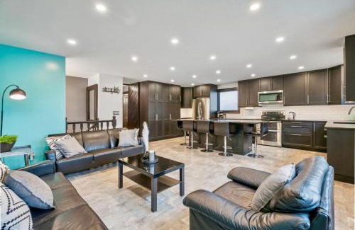 Sunnyside Casa | The Park House Retreat with Hot Tub