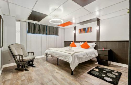 Sunnyside Casa | The Park House Retreat with Hot Tub
