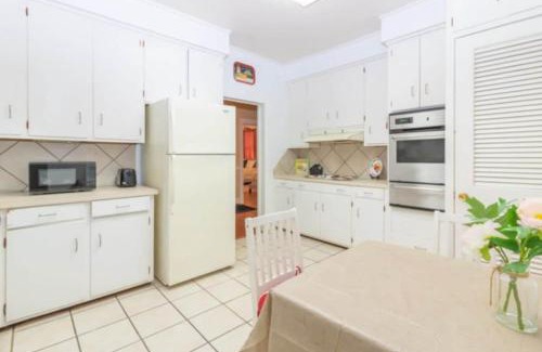 Columbus Casa | The Parkside Cottage Lakebottom Park at Doorstep!